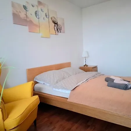 아파트 A Zen Getaway With Garage Parking 브라티슬라바